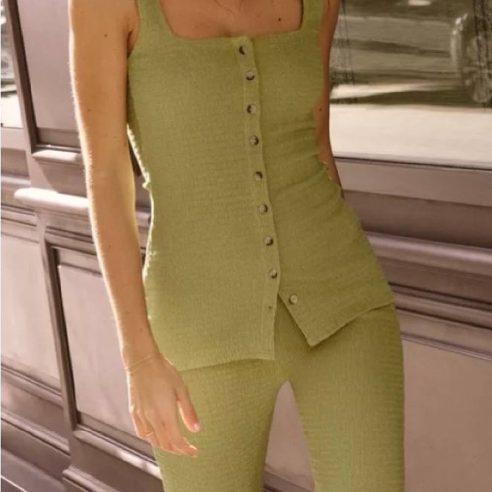 Zara Olive Textured Button-Front - Picture 2 of 5